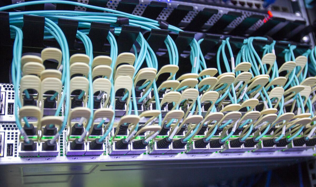 數據中心跳線是什么意思？